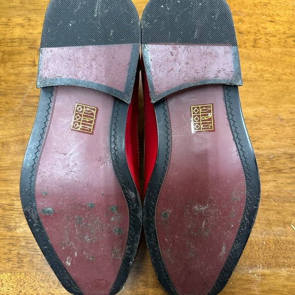 Red and White Wingtip Oxford Shoes - Picture 3 of 6